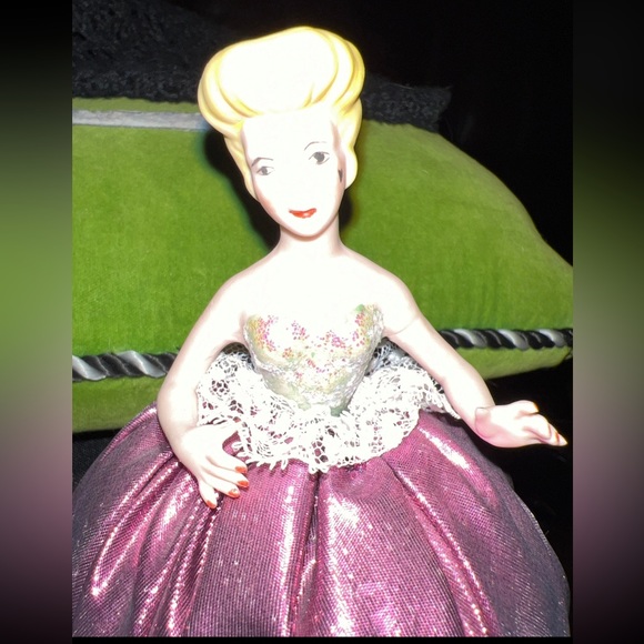 Vintage Half Doll Pin Cushion - Picture 2 of 4